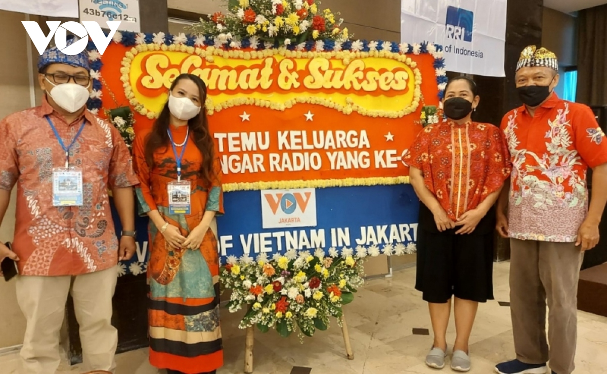 Đài phát thanh mang lại tình hữu nghị trong đại dịch ở Indonesia